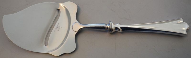 Lilje: Ostehøvel 22,5 cm.