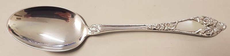 Opphøyd rose: Liten spiseskje 18,5 cm