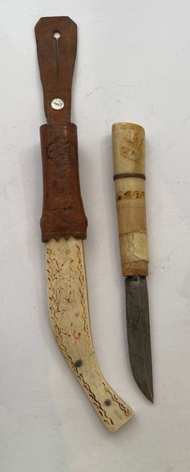 Hovedbilde Same kniv med signatur på slire(15)